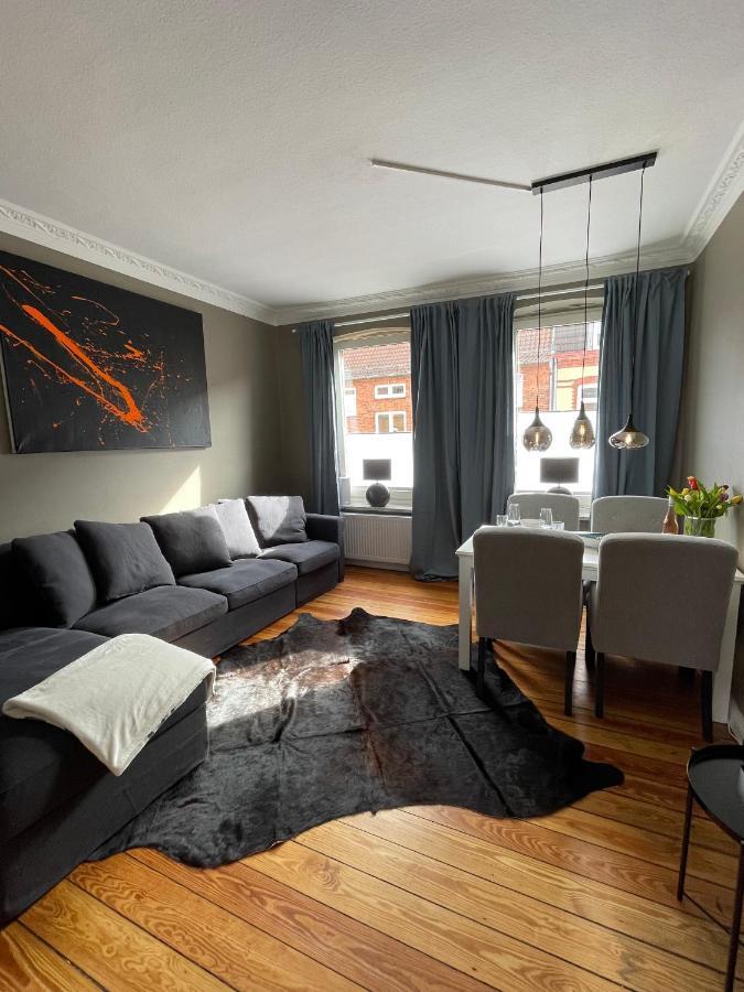 Altbaucharme Deluxe Mit Balkon In Zentraler Lage Apartment Kiel Bagian luar foto